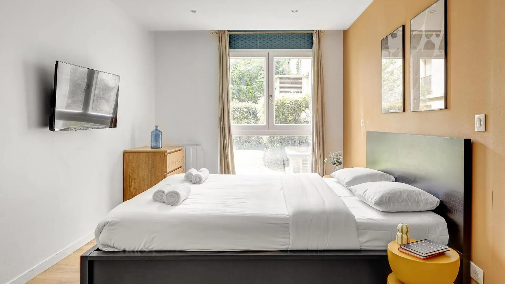 Апартаменты Sejour Elegant Aux Buttes Chaumont Pour 12 Pers Париж